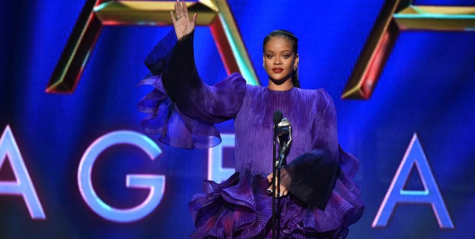 Is Rihanna Releasing New Music Tonight? The Internet Says Yes